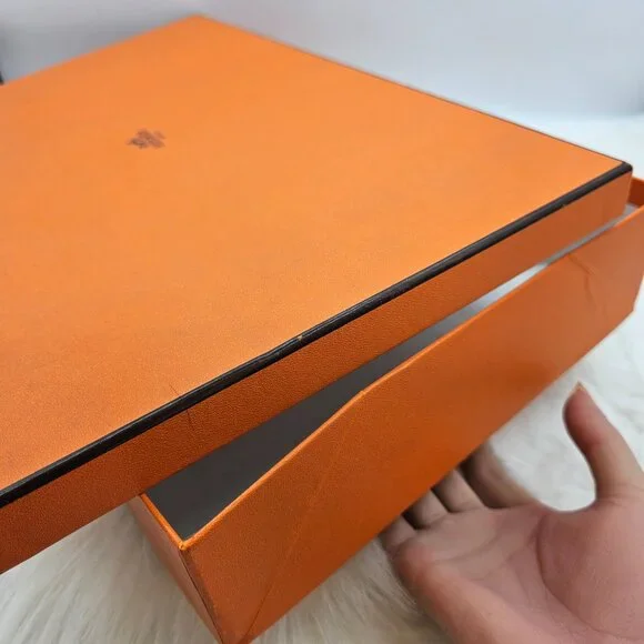 Authentic Hermès Gift Box (Empty) - Picture 9 of 9